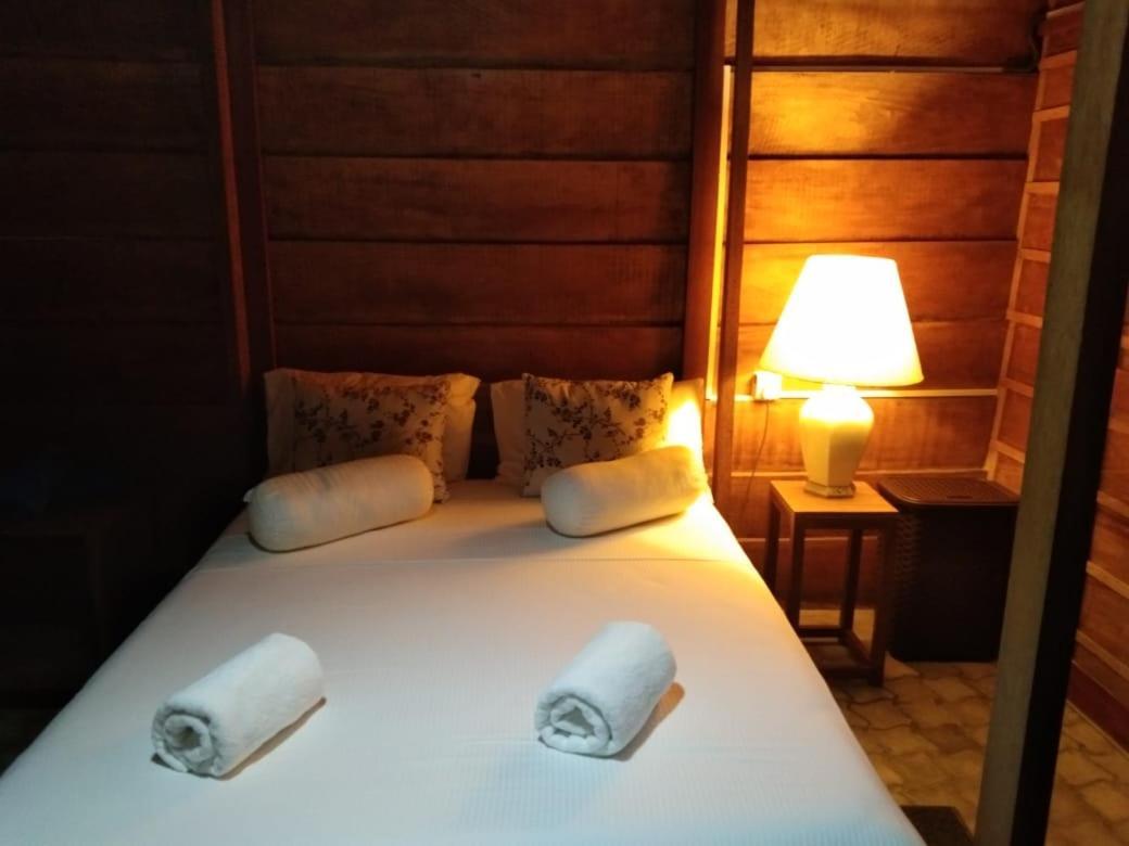 Hi Win Hotel Чілав Екстер'єр фото